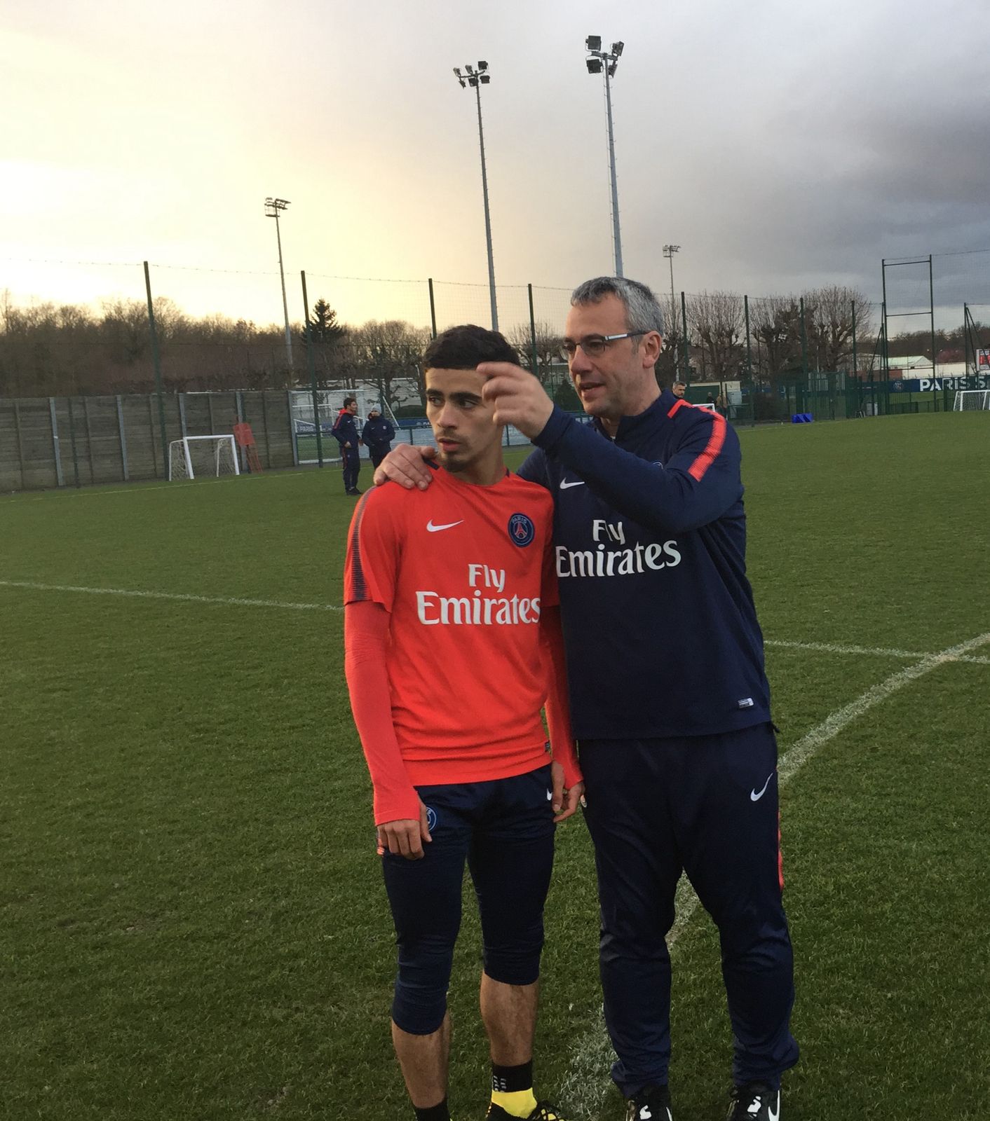 U13チームがゲームをしています。