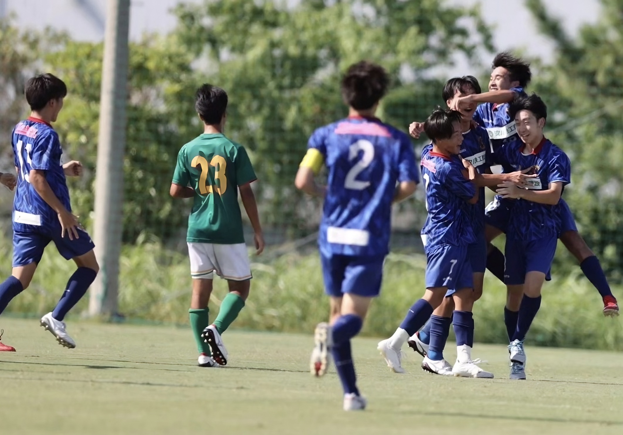 スペインU17チームがトレーニングを行っています。