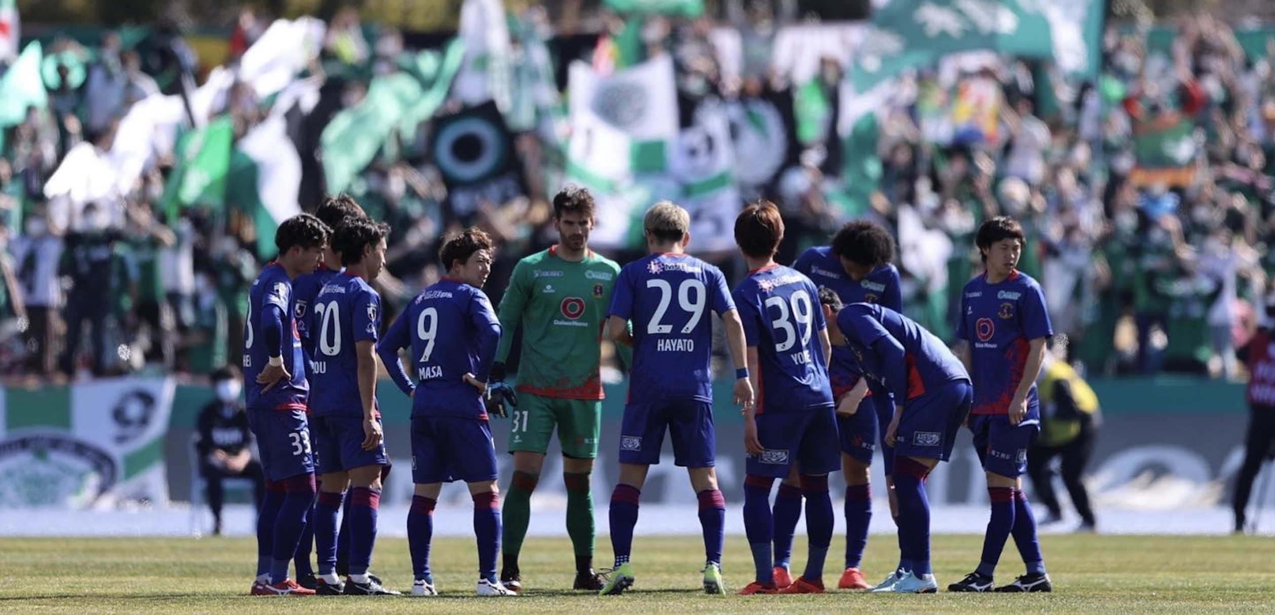 アントワーヌ・グリーズマンはワールドカップでプレイし、ボールを保護しています。