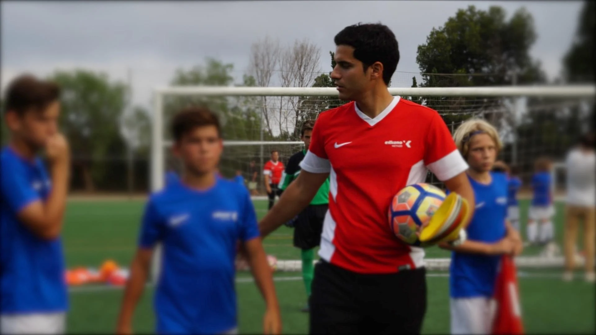 fran rubio on a youth training session