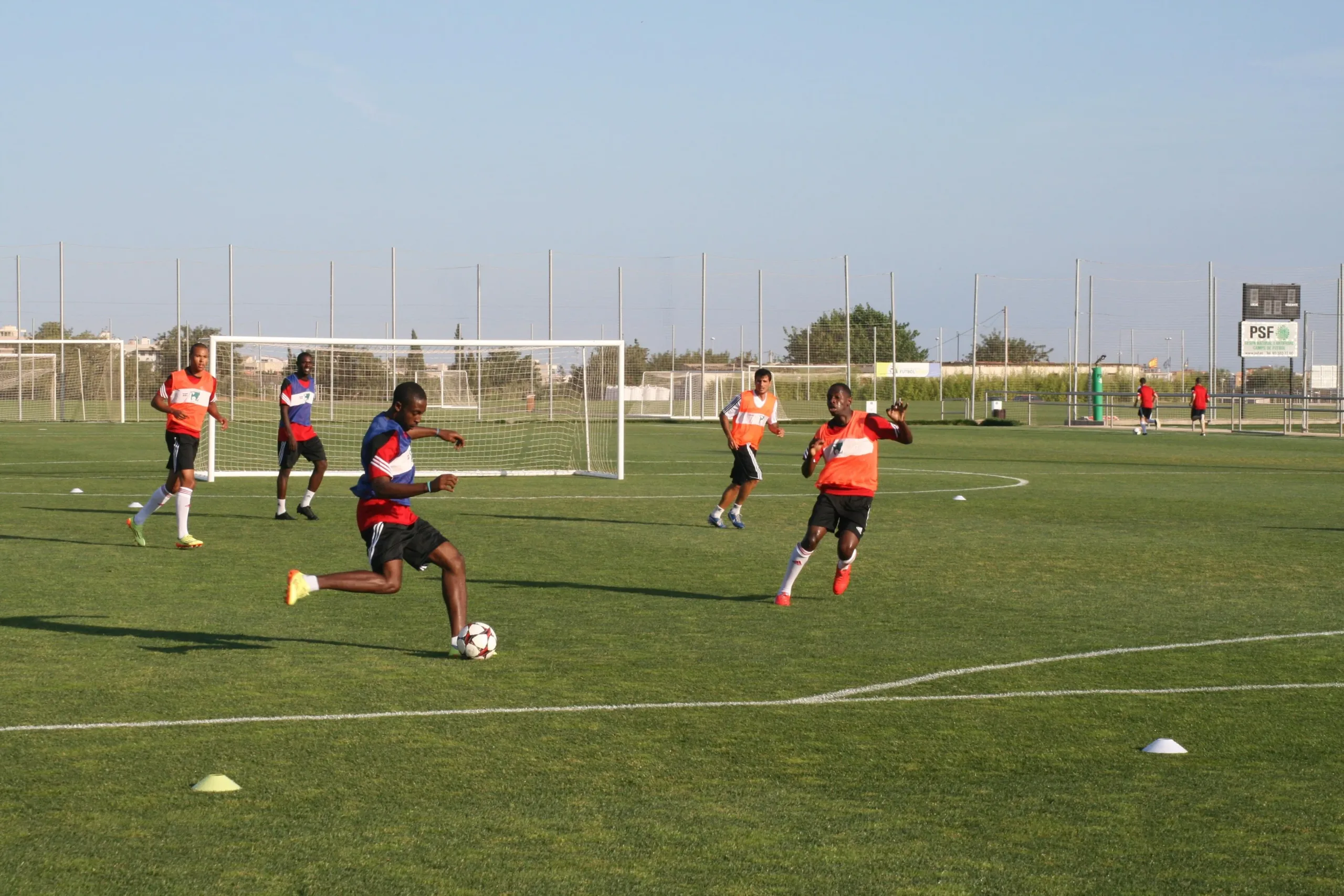 チームは特定のコンテンツに取り組んでいます。