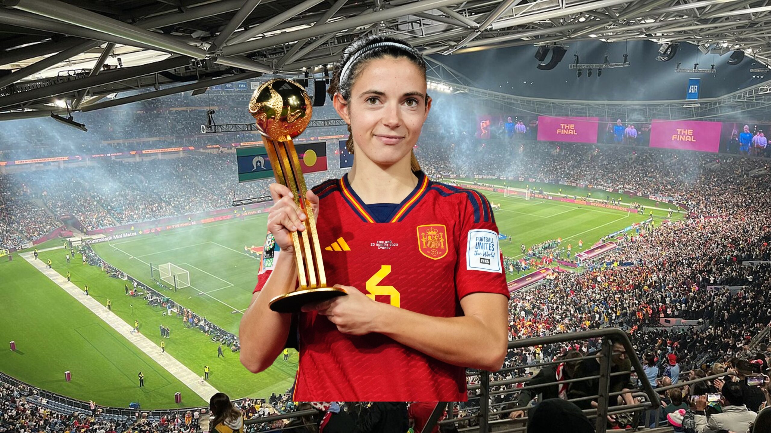 アイタナ・ボンマティは、スペイン代表チームとのワールドカップ優勝を祝っています。